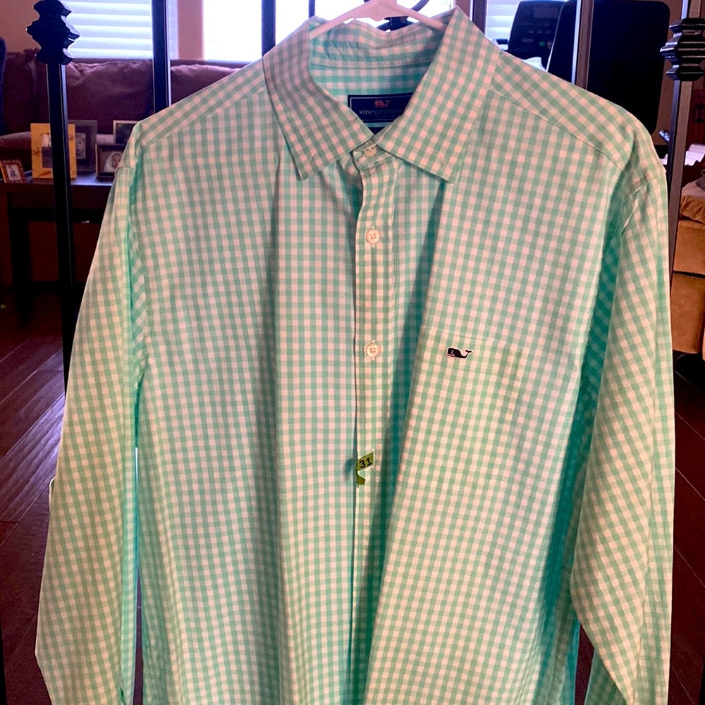Vineyard Vines men’s button down dress shirt size large